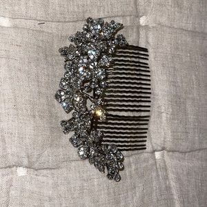 Floral rhinestone hair comb, never been used! Perfect for brides!